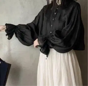 스즈키 타카유키 비숍 슬리브 블라우스