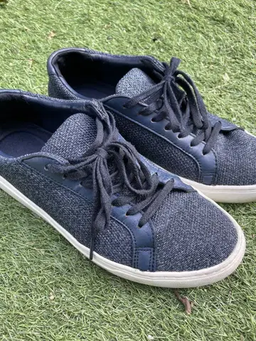 Lacoste 네이비 캐주얼 스니커즈