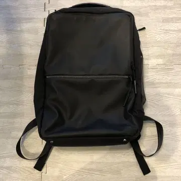 블랙 나일론 백팩