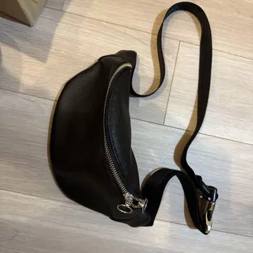 가죽 블랙 백, 조정 가능한 스트랩 포함