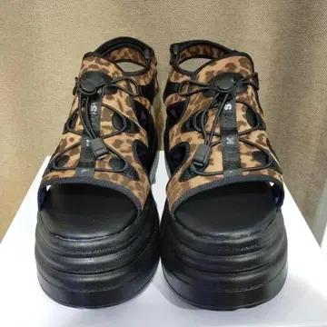 요스케 통굽 스포츠 샌들(2718009) PUM