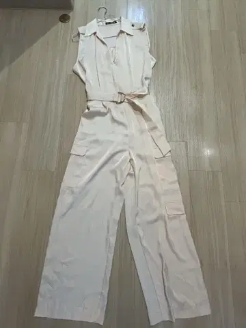 자라 점프 수트