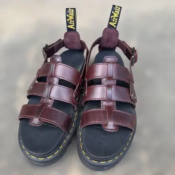 Dr.Martens 샌들