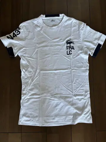 라코스테 LACOSTE 화이트 티셔츠 사이즈 3 N43
