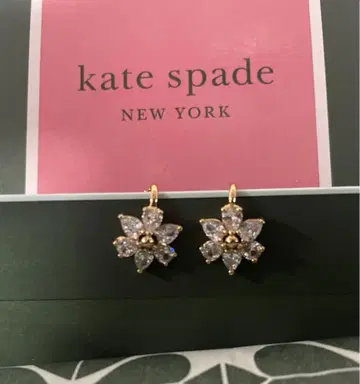 kate spade 플라워 귀찌