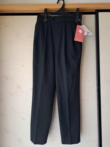 택 포함 새상품 우츠쿠시 실루엣 DRY 테이퍼드 팬츠 블랙 S 사이즈