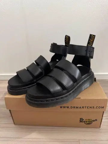 Dr.Martens 클라리사 샌들