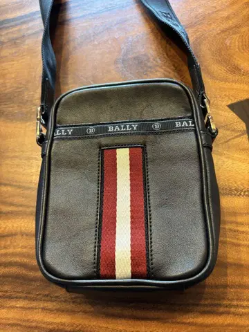 BALLY 숄더백
