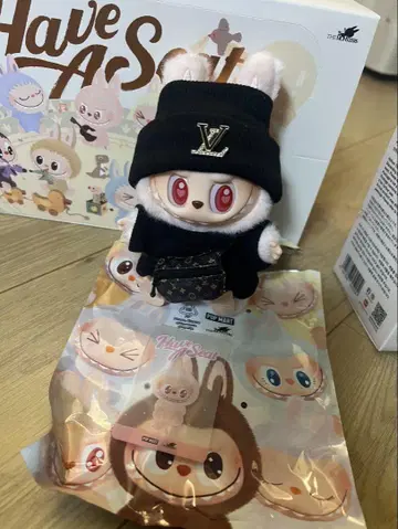 러브브 have a seat POP MART 다다