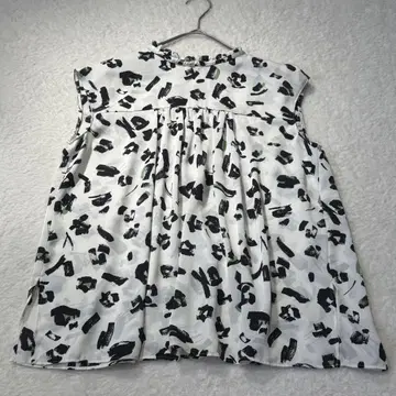 Ballsey 21SS 레오파드 프린트 프릴 넥 블라우스 화이트