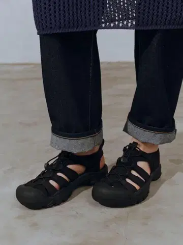 KEEN NEWPORT H2 킨 샌들 블랙 24cm 새상품급