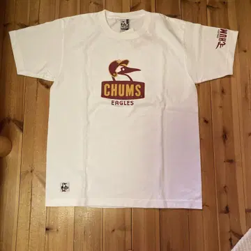 라쿠텐 이글스와 CHUMS의 콜라보 티셔츠 M 사이즈입니다.