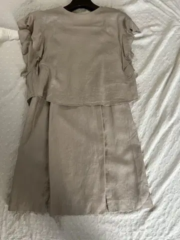 베이지 린넨풍 프릴 슬리브 셋업