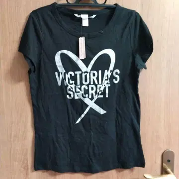 Victoria's Secret 블랙 반팔 티셔츠 택 포함 새상품