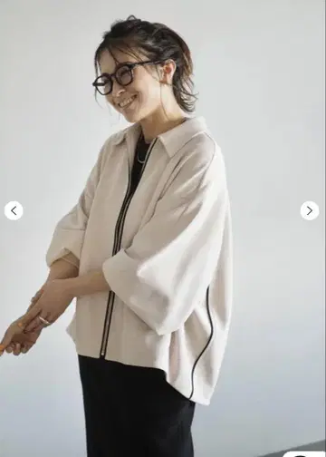 ANIECA 베이지 오버 사이즈 자켓