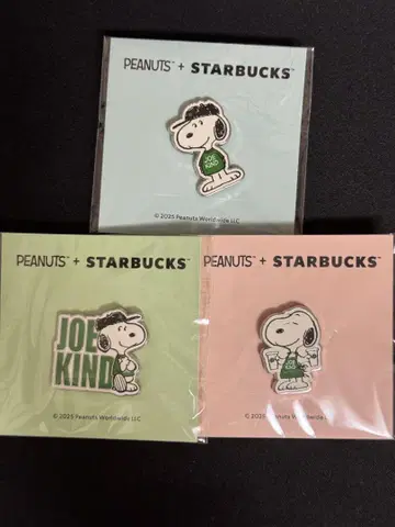 스타벅스 스누피 핀 배지 3개 세트
