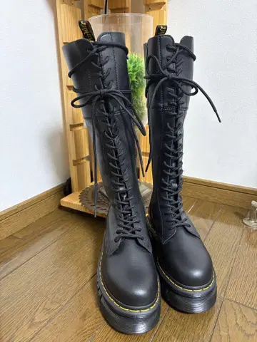 Dr.Martens 20홀 통굽