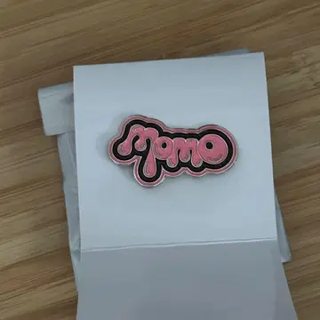 TWICE THIS IS FOR 핀 배지 허벅지