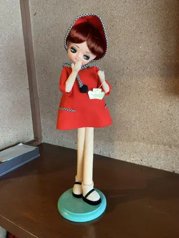 리카짱 후드 부착 빨간 드레스 인형