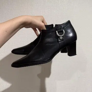 PLAYVELY 숏부츠 블랙 23.5cm EE
