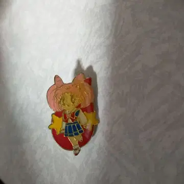 세일러문 치비우사 핀 배지