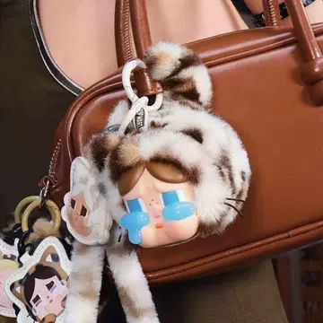 CRYBABY Wild but Cutie Series 빈티지 화이트
