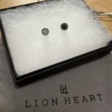 LION HEART 귀걸이
