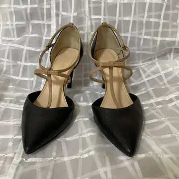 블랙 스틸레토 하이힐