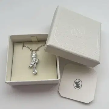 SWAROVSKI Matrix 펜던트
