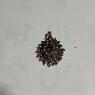 클리어 스톤 펜던트 탑