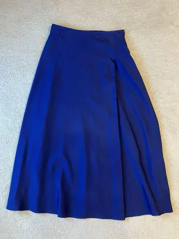 UNITED ARROWS 로얄 블루 종아리 기장 스커트/사이즈 36