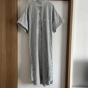 뷰티 앤 유스 반팔 원피스