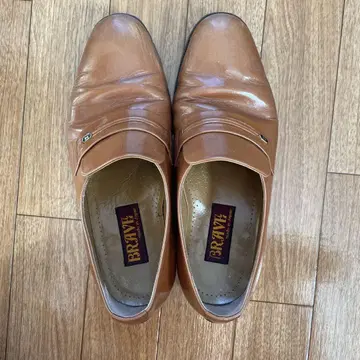 브라운 가죽 로퍼