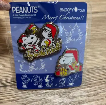 PEANUTS 스누피 크리스마스 핀 배지