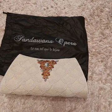 Pandawana Opera 클러치백 크림색