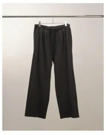 ANCELLM 안셀름 TUCK SWEAT PANTS(D.OLIVE)