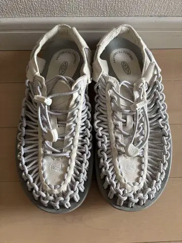 KEEN 샌들