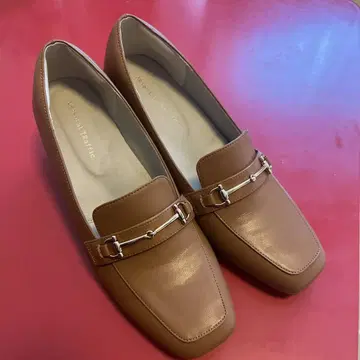힐 로퍼 스퀘어토 카멜