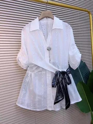 화이트 레이스 랩 셔츠 반팔