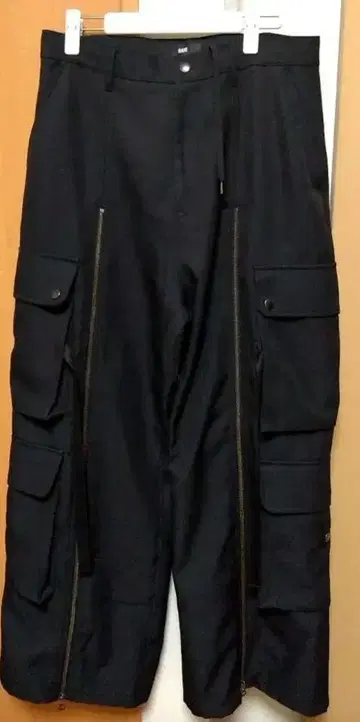 HARE 마테리아 지퍼 카고 팬츠
