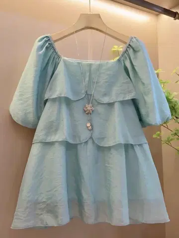 스카이블루 프릴 오프숄더 튜닉
