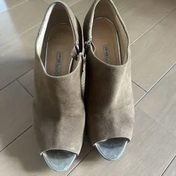 PELLICO 부티 샌들