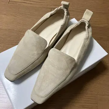 개럴개런트 베이지 스웨이드 로퍼 36 사이즈