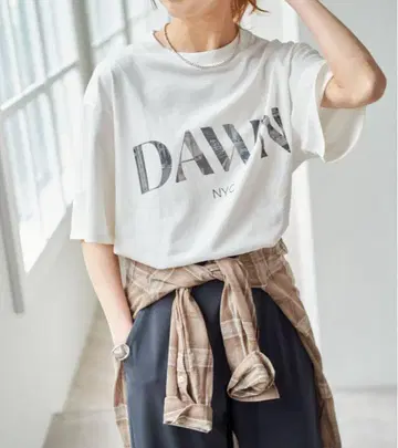 Spick & Span 로고 사진 빅 티셔츠 화이트