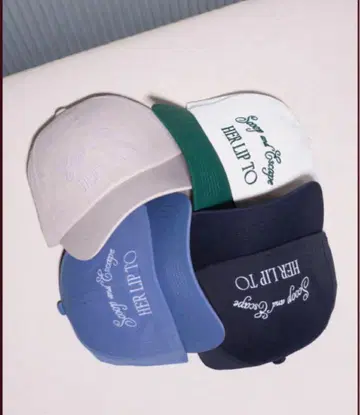 새상품 herlipto Scoop and Escape cap 캡