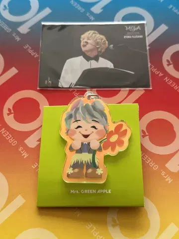 Mrs. GREEN APPLE 후지사와 료카 키링 & 포토 카드