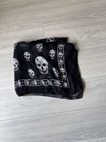 알렉산더 맥퀸 스컬 스카프