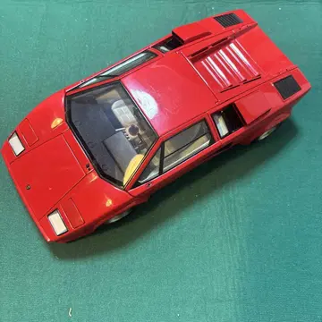 오토 아트 1/18 람보르기니 카우 턱