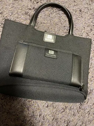 Guy Laroche 블랙 토트백 29cm x 18cm 지갑 세트