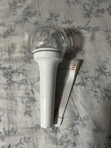 IVE 공식 응원봉 화이트
